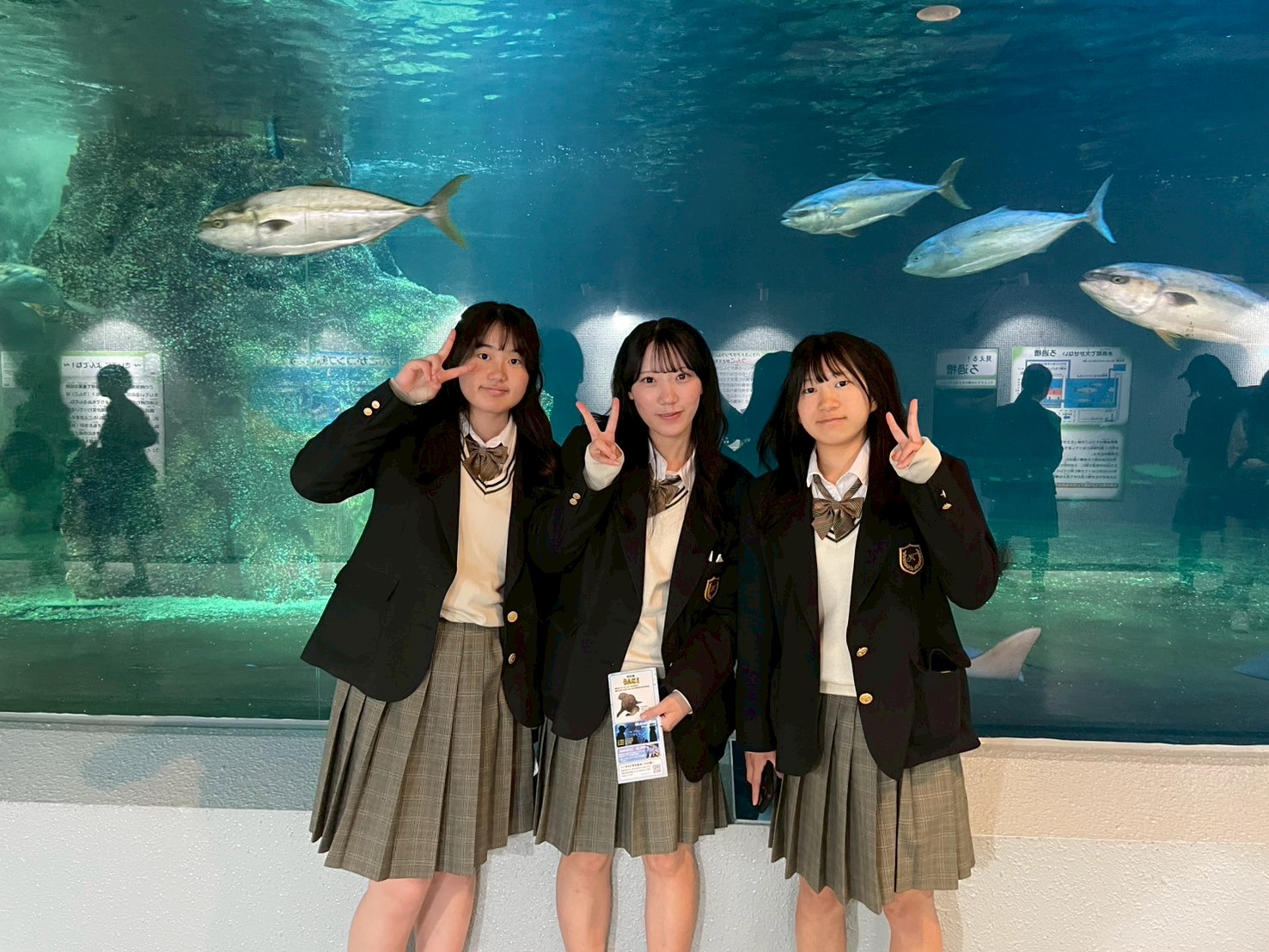LINE_ALBUM_修学旅行３日目（小樽水族館）_250509_2