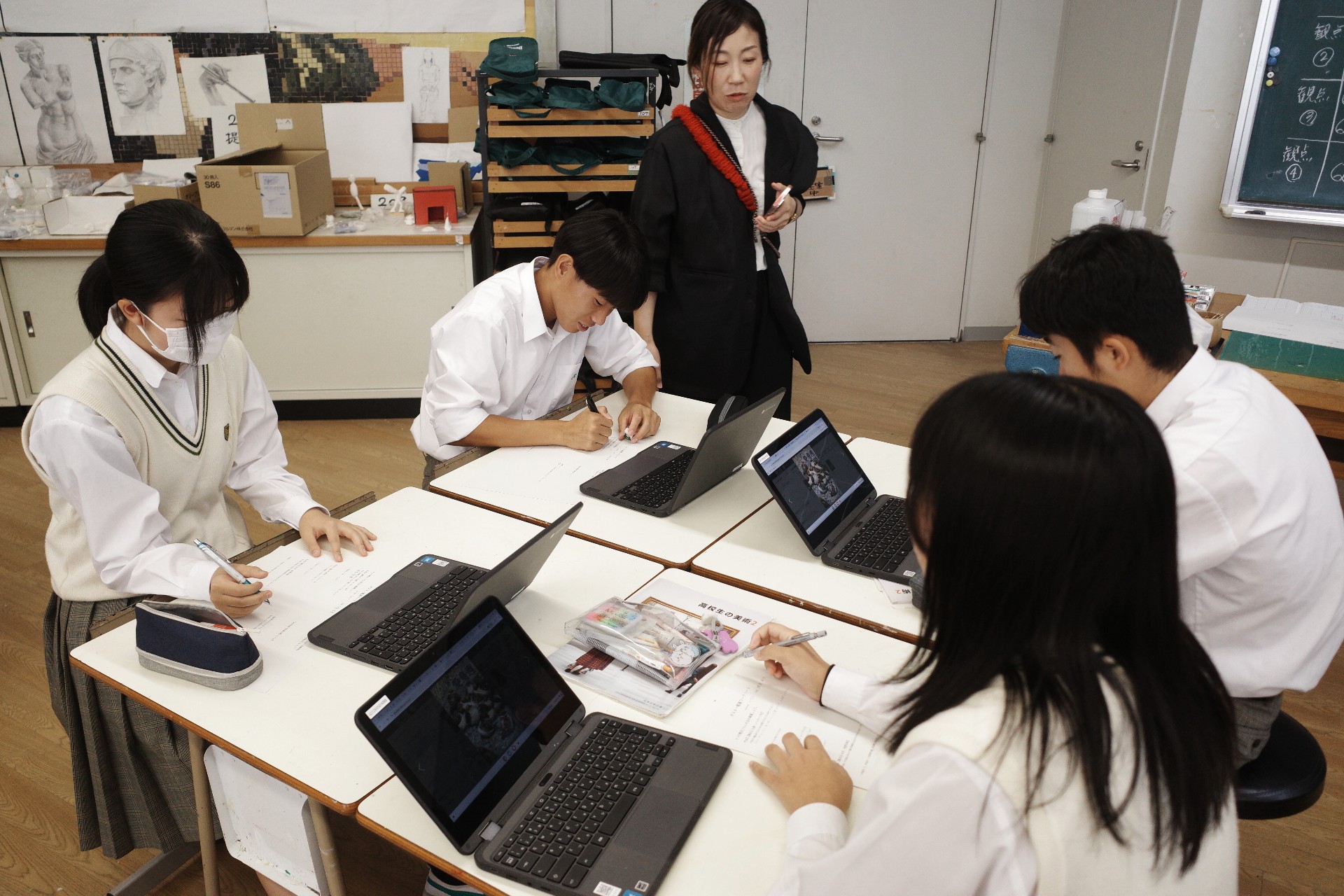 2025-10-09_10-02-04_000