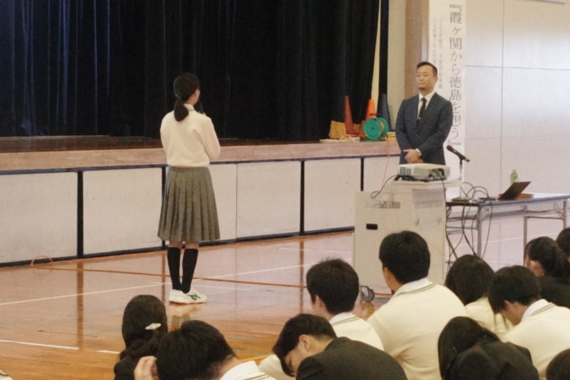 2025-10-31_16-08-44_000