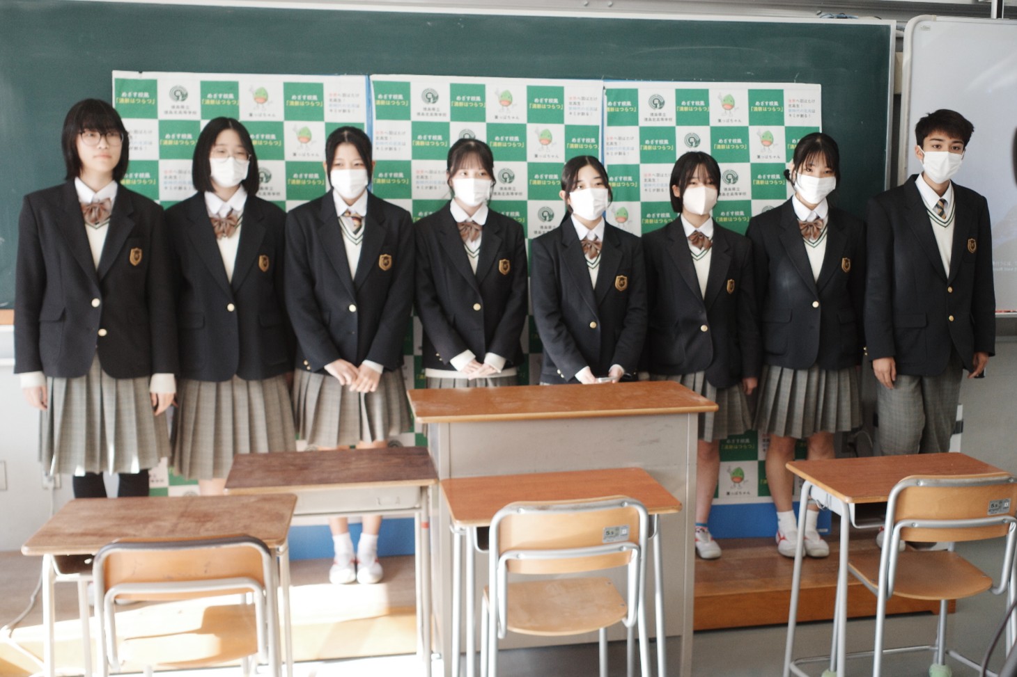 2025-12-04_12-25-25_000