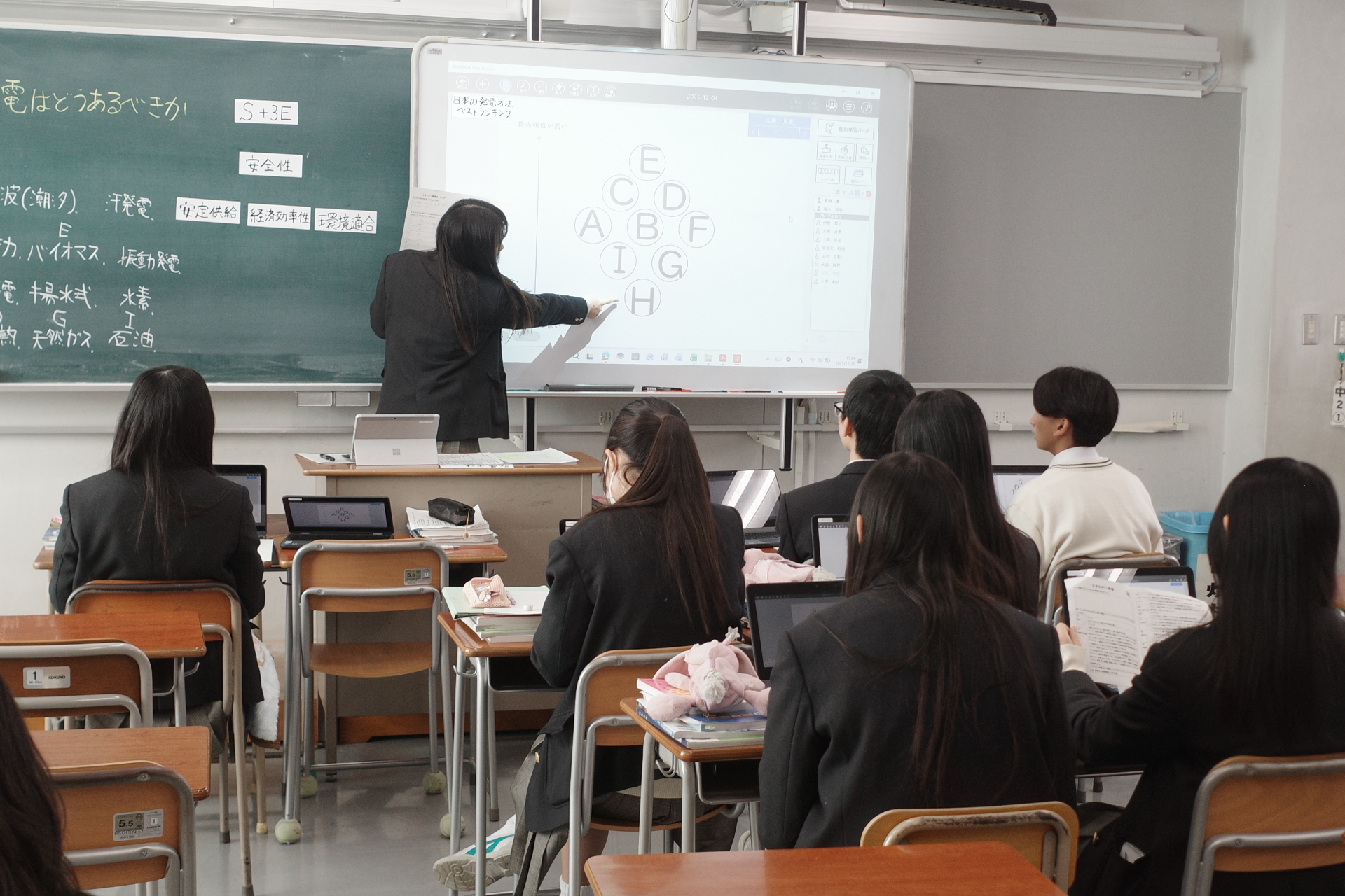 2025-12-17_11-34-09_000